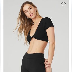 Alo Ribbed Knotty Short Sleeve Crop